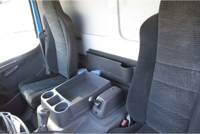 Mercedes-Benz Atego 1318L Euro 6 - Plane LKW: das Bild 5 Mercedes-Benz Atego 1318L Euro 6 - Plane LKW: das Bild 5