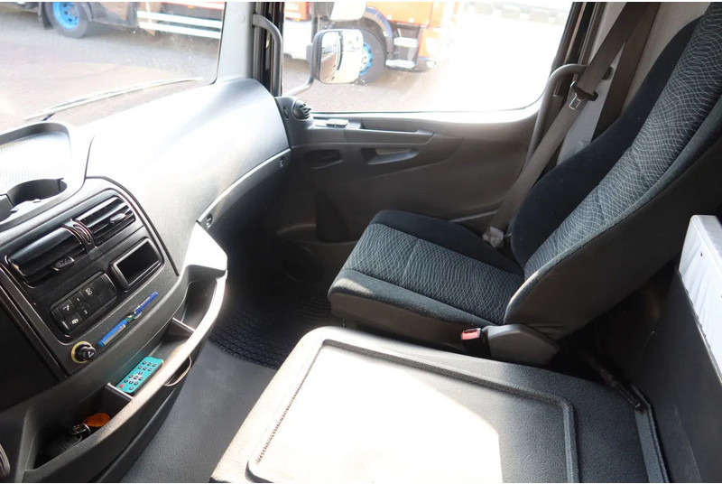 Mercedes-Benz Atego 818 818 L Bak+ Klep 1500 kg. Geisoleerd dak - Koffer LKW: das Bild 5 Mercedes-Benz Atego 818 818 L Bak+ Klep 1500 kg. Geisoleerd dak - Koffer LKW: das Bild 5