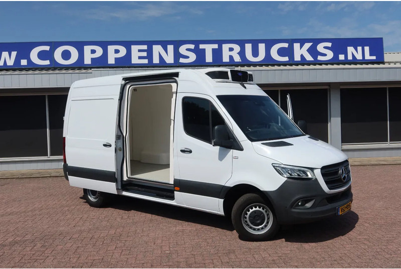 Mercedes-Benz Sprinter 317 Koel/Vries L2/H2 220 Volt stekker - Kühltransporter: das Bild 2 Mercedes-Benz Sprinter 317 Koel/Vries L2/H2 220 Volt stekker - Kühltransporter: das Bild 2