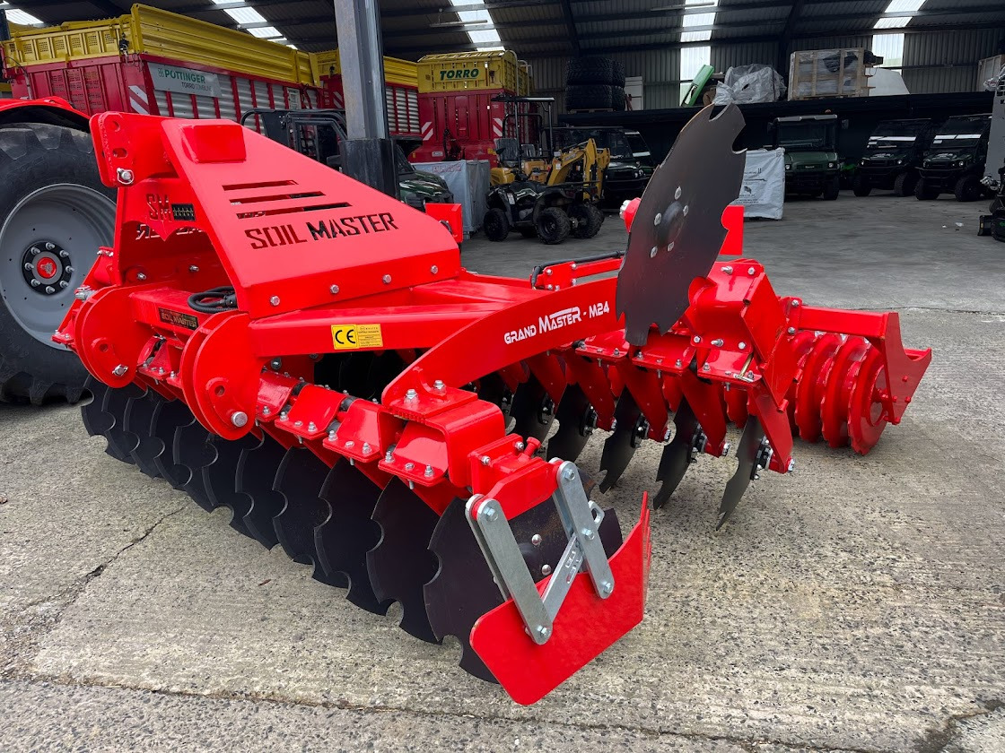 SOIL MASTER _GRAND MASTER SERIES MOUNTED TYPE MULTI DISC HARROW (RUBBER TYPE LEG) - Scheibenegge: das Bild 1 SOIL MASTER _GRAND MASTER SERIES MOUNTED TYPE MULTI DISC HARROW (RUBBER TYPE LEG) - Scheibenegge: das Bild 1