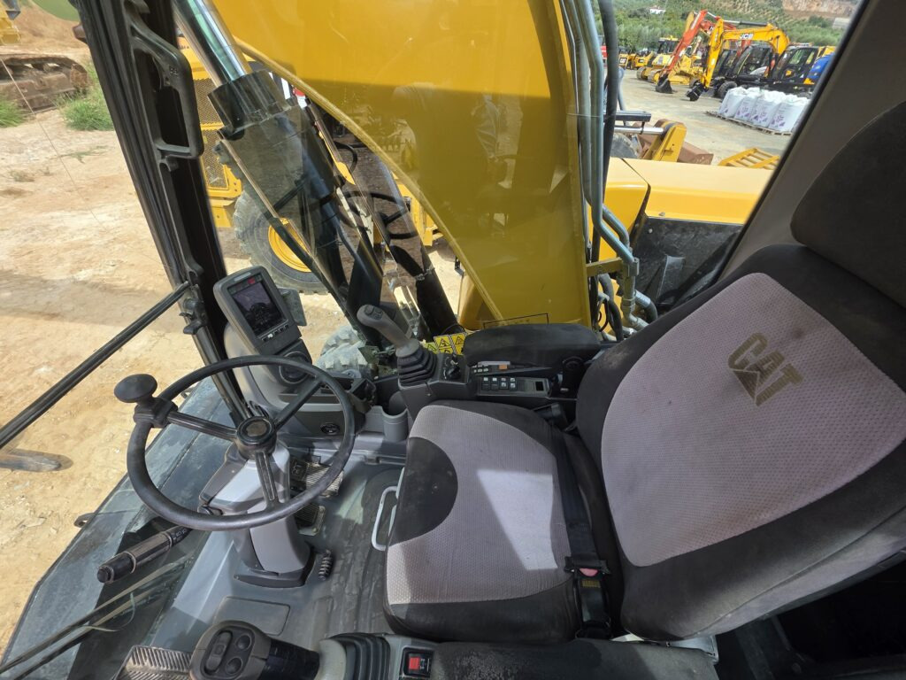Mobilbagger CAT M318D: das Bild 7