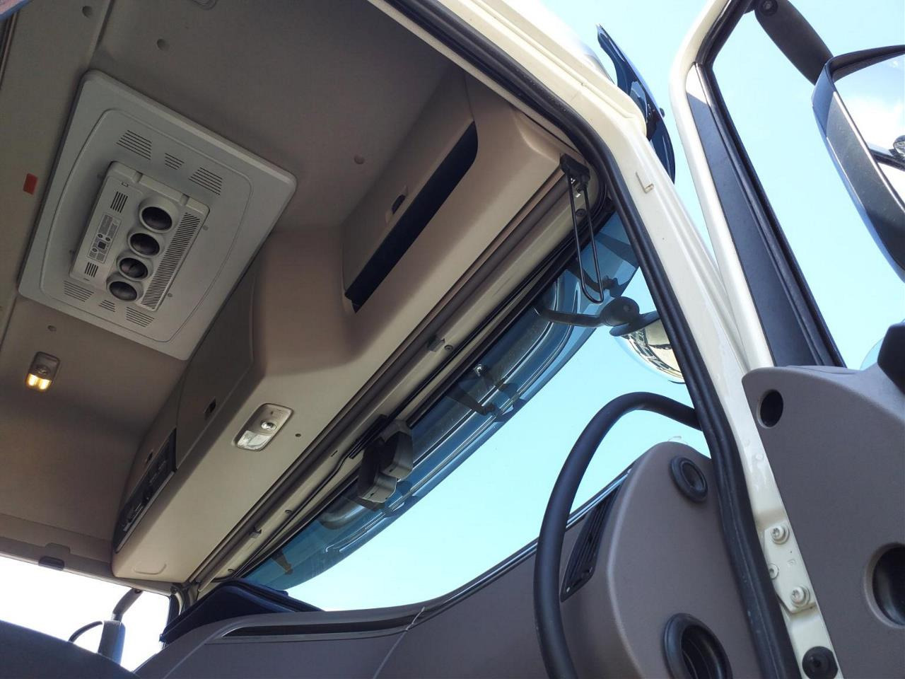 DAF XF480 - Sattelzugmaschine: das Bild 5 DAF XF480 - Sattelzugmaschine: das Bild 5