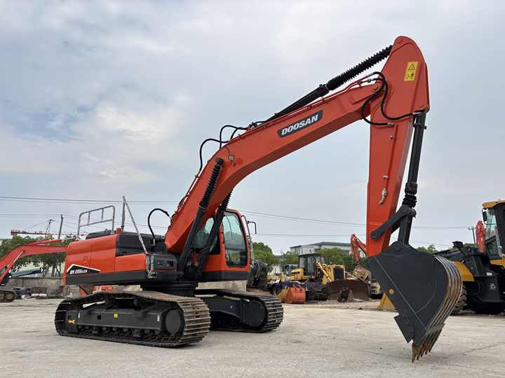 22 Tons Excavator Original Doosan Dx225LCA Crawler Digger Secondhand Used Good Condition Doosan Hydraulic Excavator on Sale - Kettenbagger: das Bild 2 22 Tons Excavator Original Doosan Dx225LCA Crawler Digger Secondhand Used Good Condition Doosan Hydraulic Excavator on Sale - Kettenbagger: das Bild 2