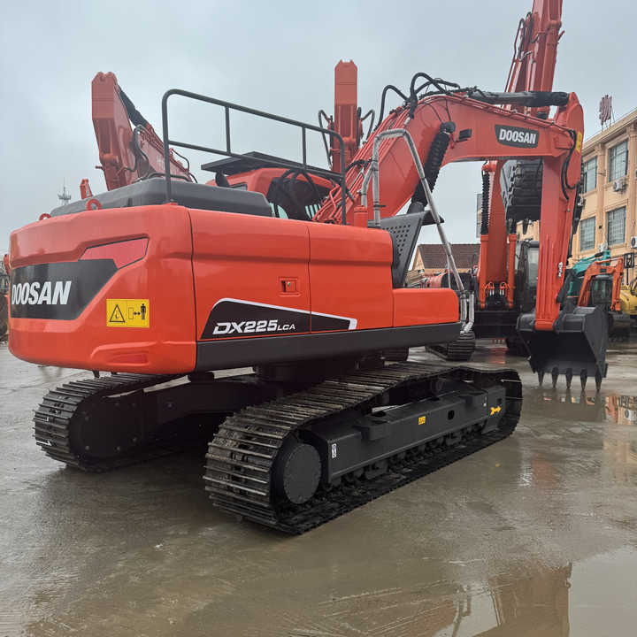 22 Tons Excavator Original Doosan Dx225LCA Crawler Digger Secondhand Used Good Condition Doosan Hydraulic Excavator on Sale - Kettenbagger: das Bild 1 22 Tons Excavator Original Doosan Dx225LCA Crawler Digger Secondhand Used Good Condition Doosan Hydraulic Excavator on Sale - Kettenbagger: das Bild 1