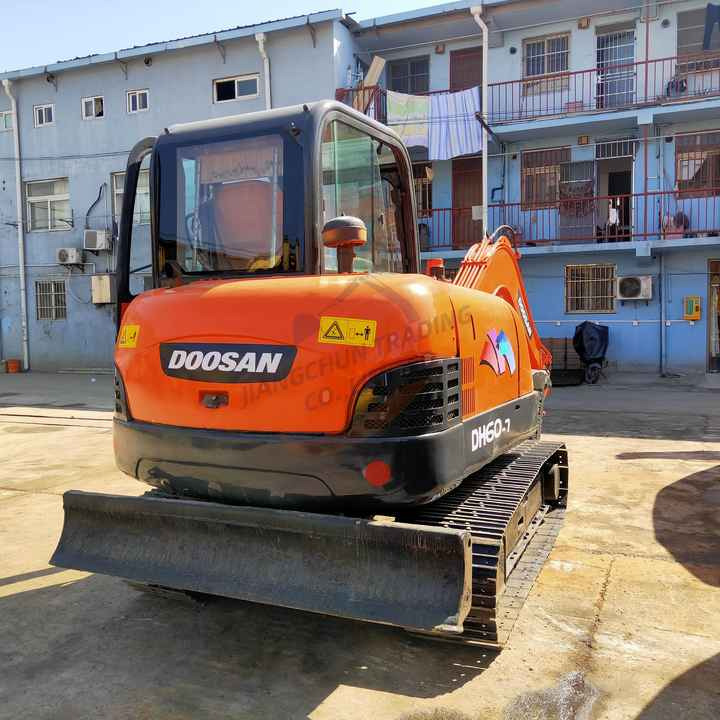 Awesome Performance Korea Imported Small Scale Used Doosan Dx60 Excavator in Shanghai - Kettenbagger: das Bild 5 Awesome Performance Korea Imported Small Scale Used Doosan Dx60 Excavator in Shanghai - Kettenbagger: das Bild 5