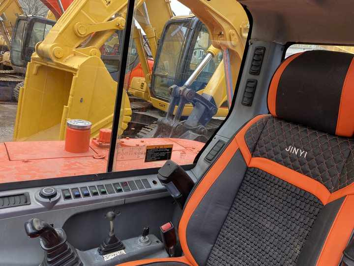 Awesome Performance Korea Imported Small Scale Used Doosan Dx60 Excavator in Shanghai - Kettenbagger: das Bild 4 Awesome Performance Korea Imported Small Scale Used Doosan Dx60 Excavator in Shanghai - Kettenbagger: das Bild 4