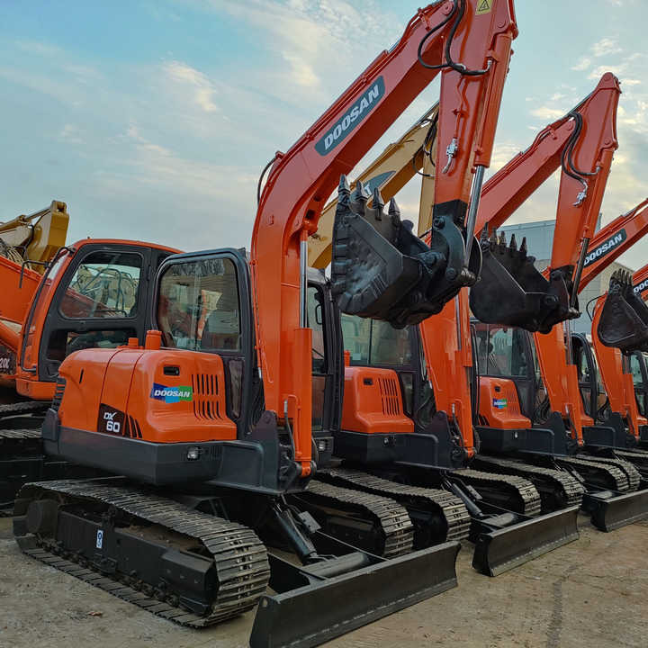 Awesome Performance Korea Imported Small Scale Used Doosan Dx60 Excavator in Shanghai good price - Kettenbagger: das Bild 1 Awesome Performance Korea Imported Small Scale Used Doosan Dx60 Excavator in Shanghai good price - Kettenbagger: das Bild 1