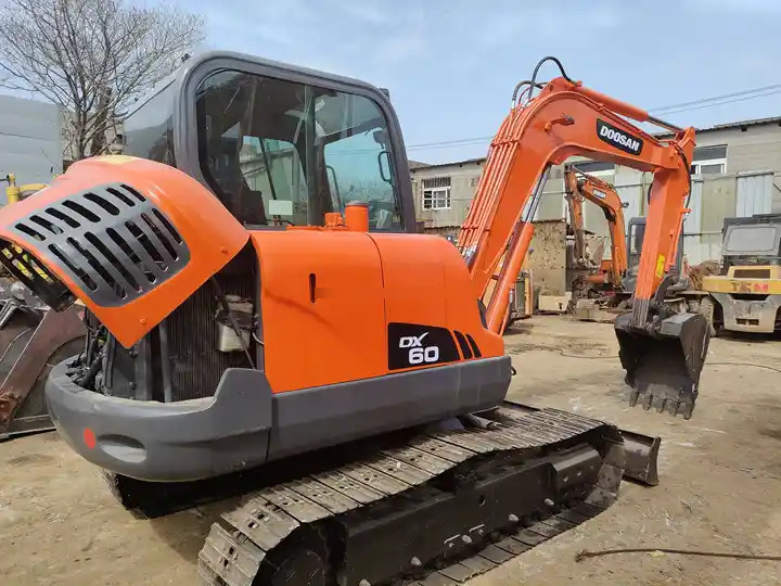Doosan DX60 Mini Wheel Excavator for Sale Provided Korea Good Construction Original Korea Doosan Engine 6 T,6 Ton in stock - Kettenbagger: das Bild 3 Doosan DX60 Mini Wheel Excavator for Sale Provided Korea Good Construction Original Korea Doosan Engine 6 T,6 Ton in stock - Kettenbagger: das Bild 3