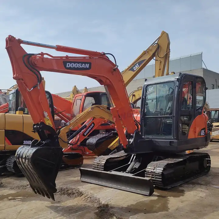 Dx60 Used Crawler Excavator Used Excavator For Sale High Quality ExcavatorDOOSAN DH 55DH55 H-frame - Bagger: das Bild 2 Dx60 Used Crawler Excavator Used Excavator For Sale High Quality ExcavatorDOOSAN DH 55DH55 H-frame - Bagger: das Bild 2
