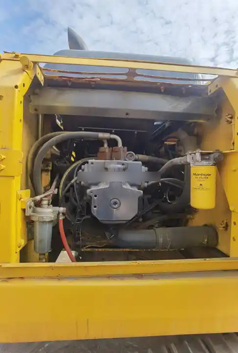 Good Condition Komatsu Used PC220-7 Hydraulic Crawler Excavator Suitable For Construction/ Agriculture Digging - Kettenbagger: das Bild 4 Good Condition Komatsu Used PC220-7 Hydraulic Crawler Excavator Suitable For Construction/ Agriculture Digging - Kettenbagger: das Bild 4