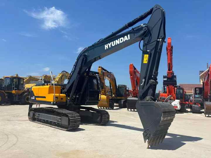 HYUNDAI 96% New HX220s Used Excavator, Korea 22 Ton HX210 HX225 HX 210 220 225 9S 22Ton Crawler Radio Digger Equipment Machine - Bagger: das Bild 2 HYUNDAI 96% New HX220s Used Excavator, Korea 22 Ton HX210 HX225 HX 210 220 225 9S 22Ton Crawler Radio Digger Equipment Machine - Bagger: das Bild 2