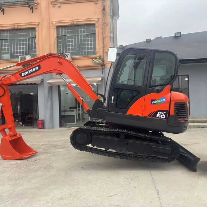 High Quality Hot Selling 6ton Second Hand Excavator Machine Mini Small Excavator DX60-9C Used Doosan Excavator for Sale DX60 - Bagger: das Bild 1 High Quality Hot Selling 6ton Second Hand Excavator Machine Mini Small Excavator DX60-9C Used Doosan Excavator for Sale DX60 - Bagger: das Bild 1