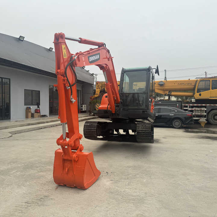 High Quality and Low Price Used Doosan Dx60 Dx75 Dx80 Crawler Excavator in Good Condition 6-ton Mini 6t Excavator for Sale - Kettenbagger: das Bild 1 High Quality and Low Price Used Doosan Dx60 Dx75 Dx80 Crawler Excavator in Good Condition 6-ton Mini 6t Excavator for Sale - Kettenbagger: das Bild 1