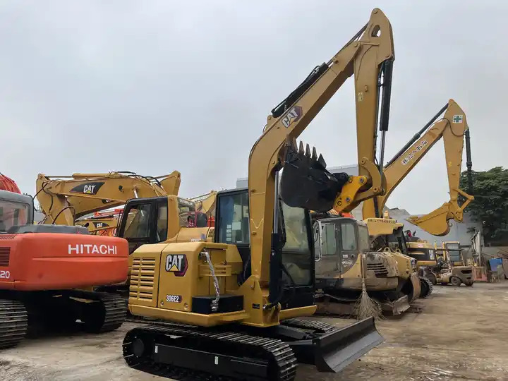 Kettenbagger Japan CAT 306E 306E2 306D 305.5 307 308 excavator 95% new retro CAT 305.5 5.5tons with mini excavator bucket: das Bild 6