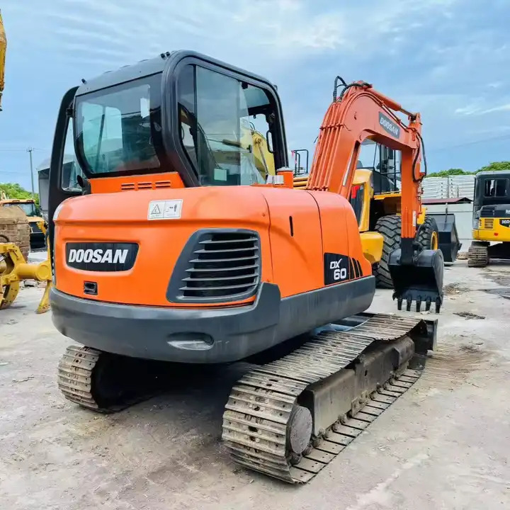 Nice Performance 6t Small Used Excavator,Original Korea Doosan Used Excavators Doosan Dx60 For Sale In Shanghai - Kettenbagger: das Bild 2 Nice Performance 6t Small Used Excavator,Original Korea Doosan Used Excavators Doosan Dx60 For Sale In Shanghai - Kettenbagger: das Bild 2