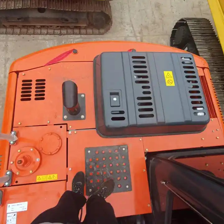 Original Landscaping Excavator Hitachi Zx120 Mini Crawler Excavator With Thumb And Ditch Bucket - Kettenbagger: das Bild 4 Original Landscaping Excavator Hitachi Zx120 Mini Crawler Excavator With Thumb And Ditch Bucket - Kettenbagger: das Bild 4