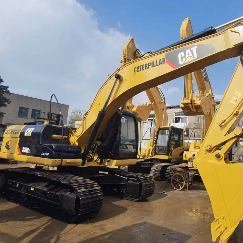 Used CAT 320 320B 320C 320D Excavator with bucket for excavator - Kettenbagger: das Bild 1 Used CAT 320 320B 320C 320D Excavator with bucket for excavator - Kettenbagger: das Bild 1