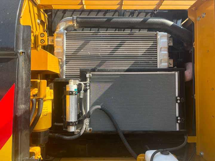 Used CAT 320D 320d2 325 330D 336d2 excavator machine for sale caterpillar machinery used CAT 320D Used excavators - Kettenbagger: das Bild 2 Used CAT 320D 320d2 325 330D 336d2 excavator machine for sale caterpillar machinery used CAT 320D Used excavators - Kettenbagger: das Bild 2