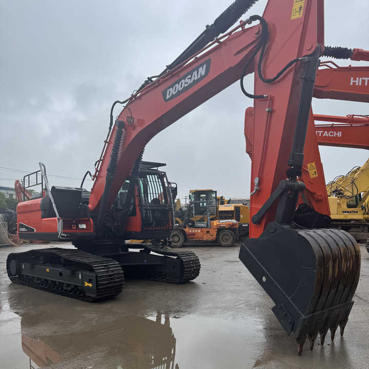 Used Original KoreaN Doosan DX225lca Excavator Doosan Excavators Engineering Machinery Doosan 22ton USED Excavadoras - Kettenbagger: das Bild 1 Used Original KoreaN Doosan DX225lca Excavator Doosan Excavators Engineering Machinery Doosan 22ton USED Excavadoras - Kettenbagger: das Bild 1