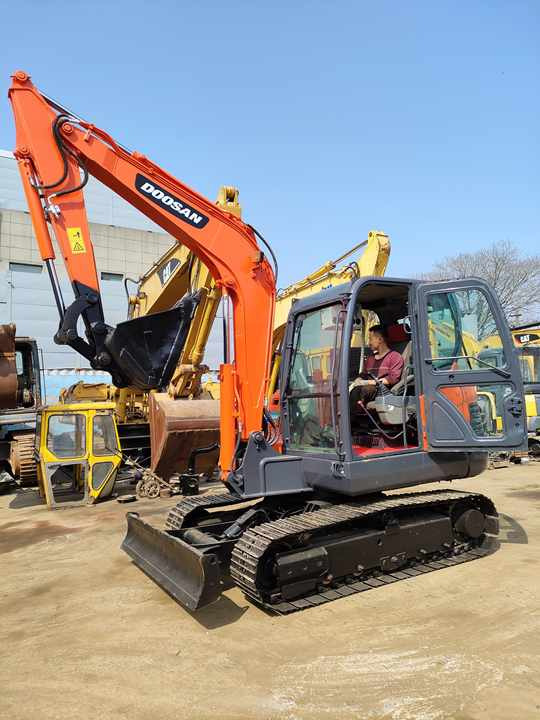 Used excavator doosan dx60 excavators machinery doosan dx60 dx80 dx75 dx225 dh60 dh60-7 excavator - Kettenbagger: das Bild 3 Used excavator doosan dx60 excavators machinery doosan dx60 dx80 dx75 dx225 dh60 dh60-7 excavator - Kettenbagger: das Bild 3