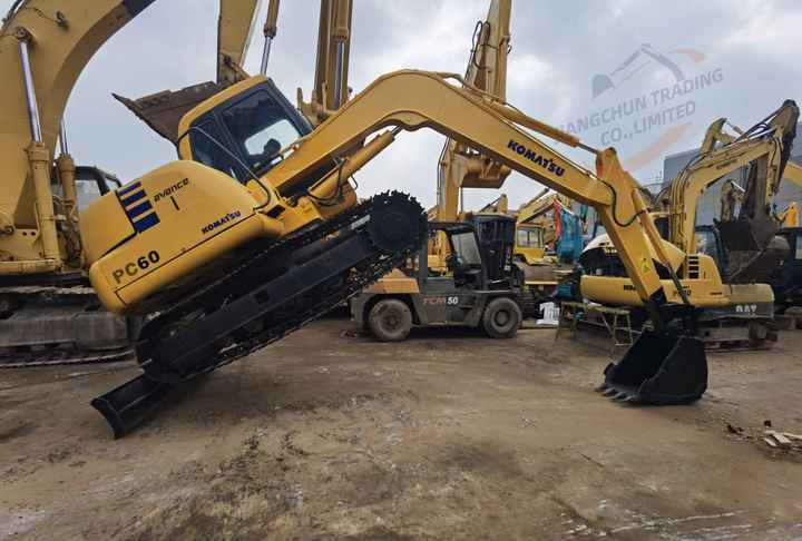Used komatsu Pc60-7 Crawler Excavator 6 Ton Excavator In Shanghai China For Sale PC 60 60-7 PC60 PC78 excavator - Kettenbagger: das Bild 2 Used komatsu Pc60-7 Crawler Excavator 6 Ton Excavator In Shanghai China For Sale PC 60 60-7 PC60 PC78 excavator - Kettenbagger: das Bild 2