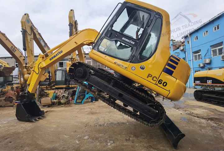 Used komatsu Pc60-7 Crawler Excavator 6 Ton Excavator In Shanghai China For Sale PC 60 60-7 PC60 PC78 excavator - Kettenbagger: das Bild 4 Used komatsu Pc60-7 Crawler Excavator 6 Ton Excavator In Shanghai China For Sale PC 60 60-7 PC60 PC78 excavator - Kettenbagger: das Bild 4