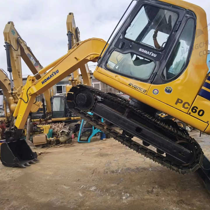 Used komatsu Pc60-7 Crawler Excavator 6 Ton Excavator In Shanghai China For Sale PC 60 60-7 PC60 PC78 excavator - Kettenbagger: das Bild 1 Used komatsu Pc60-7 Crawler Excavator 6 Ton Excavator In Shanghai China For Sale PC 60 60-7 PC60 PC78 excavator - Kettenbagger: das Bild 1