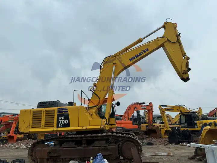 Second hand nice price good condition komatsu pc650 pc600 pc700 65 ton large excavator - Bagger: das Bild 4 Second hand nice price good condition komatsu pc650 pc600 pc700 65 ton large excavator - Bagger: das Bild 4