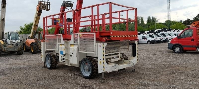Genie GS3390 - 12,06 m - 4x4 - diesel - Scherenbühne: das Bild 1 Genie GS3390 - 12,06 m - 4x4 - diesel - Scherenbühne: das Bild 1