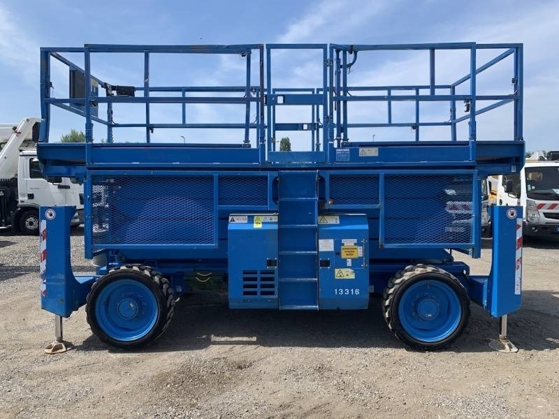 Genie GS4390 - 15,11m, diesel, 4x4 - Scherenbühne: das Bild 5 Genie GS4390 - 15,11m, diesel, 4x4 - Scherenbühne: das Bild 5