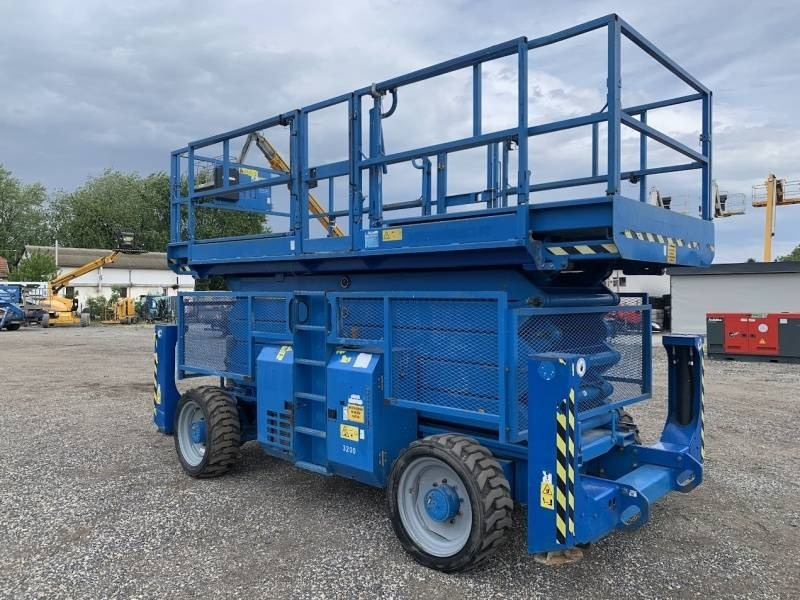 Genie GS5390 - 18m - 4x4 - Diesel - Scherenbühne: das Bild 1 Genie GS5390 - 18m - 4x4 - Diesel - Scherenbühne: das Bild 1