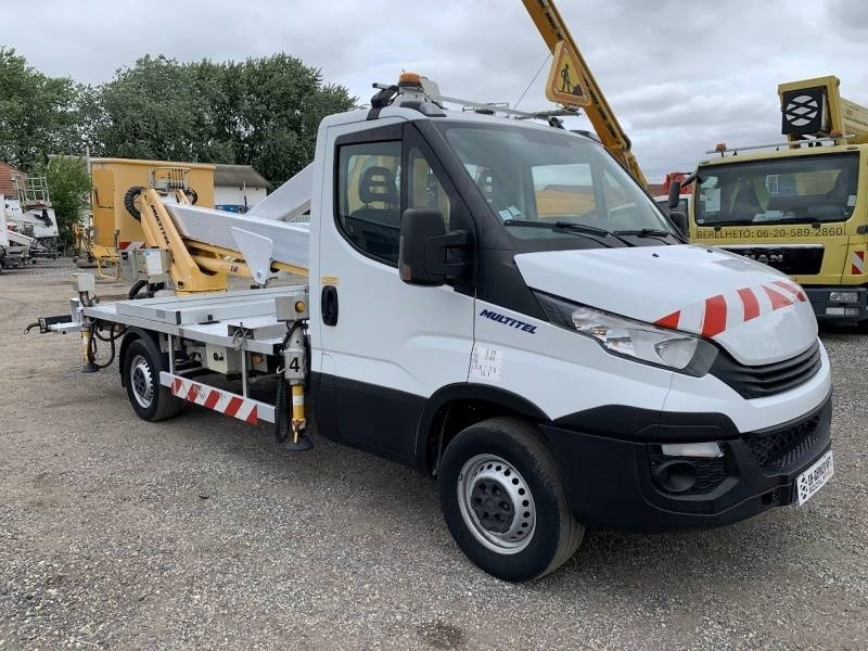 Iveco Daily Multitel HX200 - 20 m - LKW mit Arbeitsbühne: das Bild 1 Iveco Daily Multitel HX200 - 20 m - LKW mit Arbeitsbühne: das Bild 1