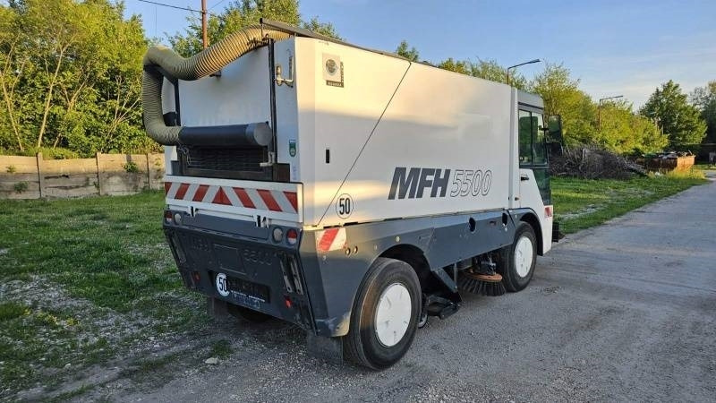 Mfh 5500 sweeper - with air conditionier - Kehrmaschine: das Bild 3 Mfh 5500 sweeper - with air conditionier - Kehrmaschine: das Bild 3