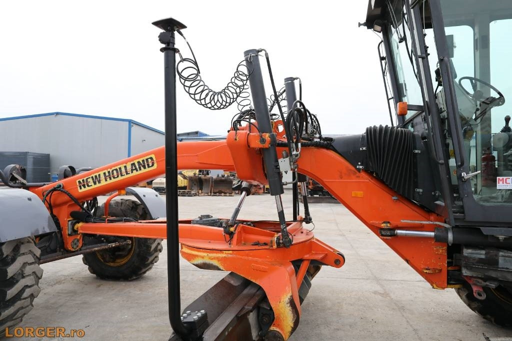 New Holland F 156.6 A with 3D GPS System - Grader: das Bild 5 New Holland F 156.6 A with 3D GPS System - Grader: das Bild 5