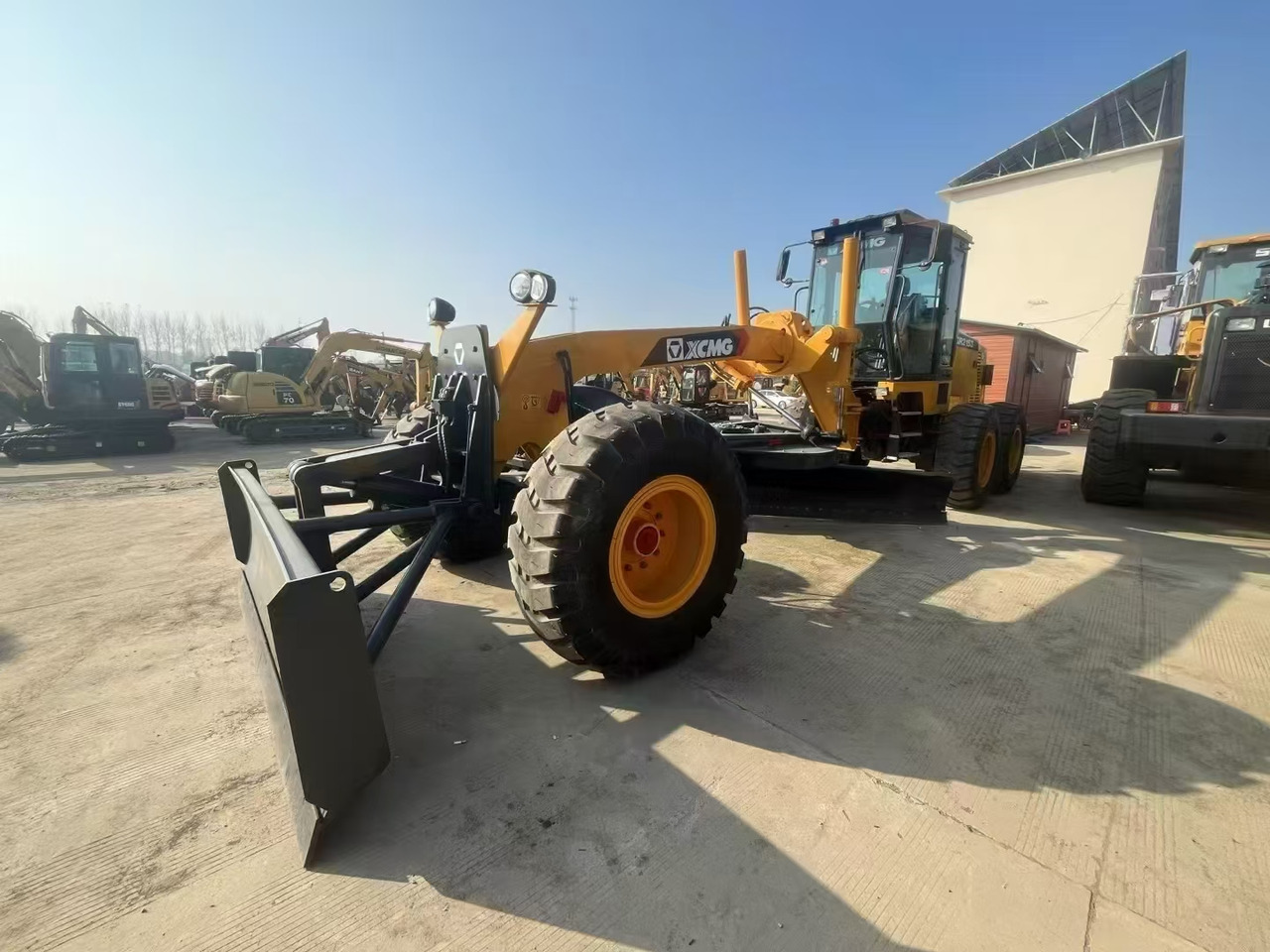 XCMG GR2153 - Grader: das Bild 2 XCMG GR2153 - Grader: das Bild 2