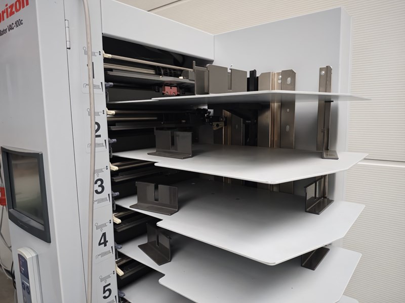 Horizon VAC-100 c | collator | 10 stations | 2008 | 33.2 mio - Druckmaschine: das Bild 4 Horizon VAC-100 c | collator | 10 stations | 2008 | 33.2 mio - Druckmaschine: das Bild 4