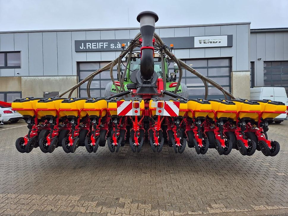 J.Reiff Sarl
Herr Stefan Neukirch - 77 Z.I in den - Einzelkornsämaschine: das Bild 1 J.Reiff Sarl
Herr Stefan Neukirch - 77 Z.I in den - Einzelkornsämaschine: das Bild 1