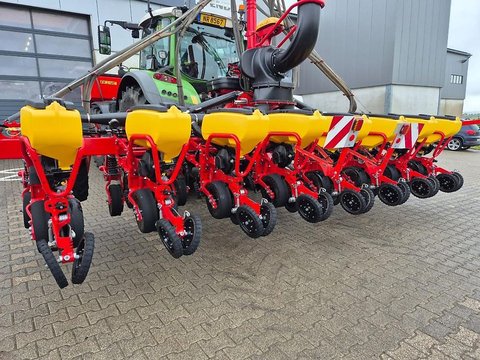 J.Reiff Sarl
Herr Stefan Neukirch - 77 Z.I in den - Einzelkornsämaschine: das Bild 3 J.Reiff Sarl
Herr Stefan Neukirch - 77 Z.I in den - Einzelkornsämaschine: das Bild 3