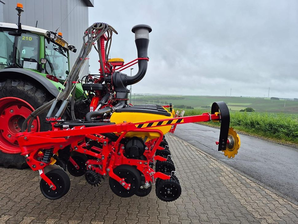 J.Reiff Sarl
Herr Stefan Neukirch - 77 Z.I in den - Einzelkornsämaschine: das Bild 4 J.Reiff Sarl
Herr Stefan Neukirch - 77 Z.I in den - Einzelkornsämaschine: das Bild 4