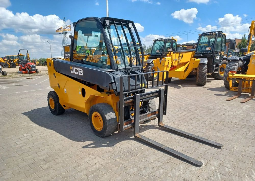 JCB TLT 35-26D - Teleskoplader, Gabelstapler: das Bild 2 JCB TLT 35-26D - Teleskoplader, Gabelstapler: das Bild 2