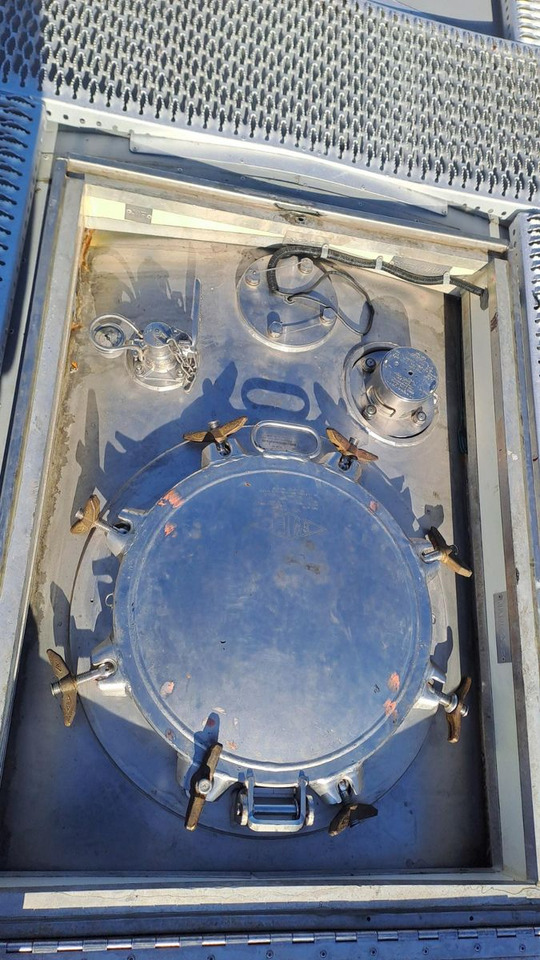 Tankauflieger 24.000 Liter  V4A  Vollrahmen  2 xLaufsteg: das Bild 7