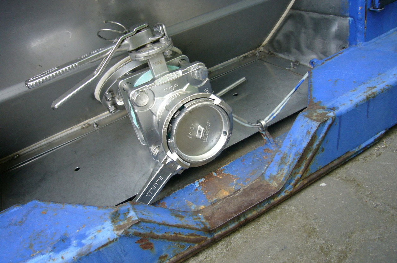 Tankauflieger 25.000 Lit V4A Foodstuff Fullframe Druckluft: das Bild 9