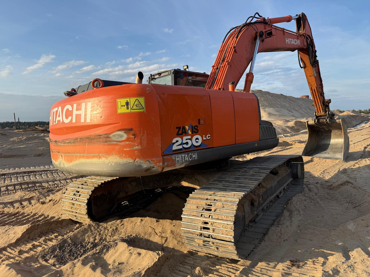 HITACHI ZX250LC-3 - Kettenbagger: das Bild 2 HITACHI ZX250LC-3 - Kettenbagger: das Bild 2