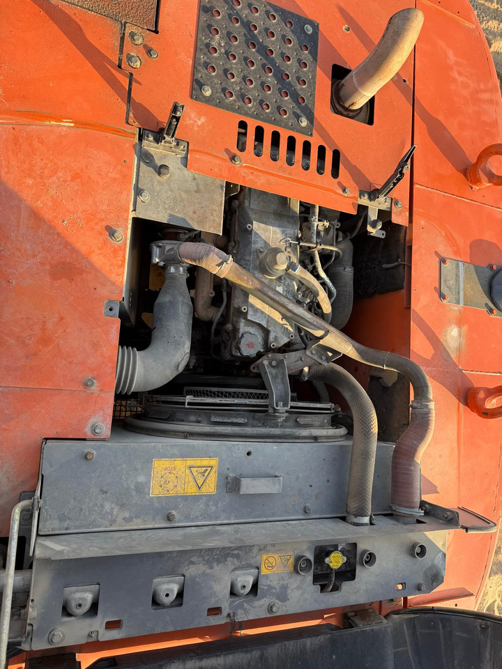 HITACHI ZX250LC-3 - Kettenbagger: das Bild 4 HITACHI ZX250LC-3 - Kettenbagger: das Bild 4