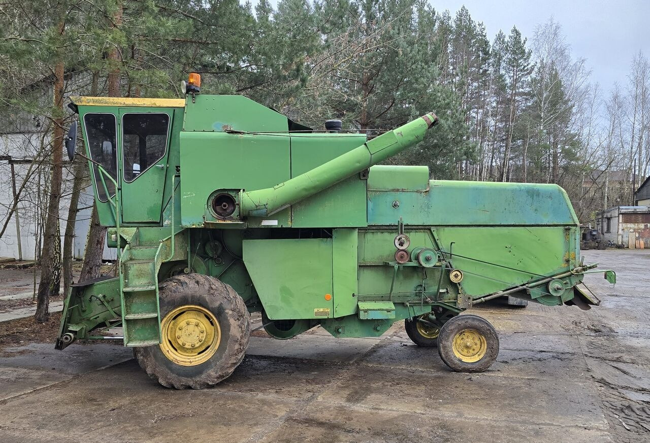 John Deere 955 A1 - Mähdrescher: das Bild 2 John Deere 955 A1 - Mähdrescher: das Bild 2