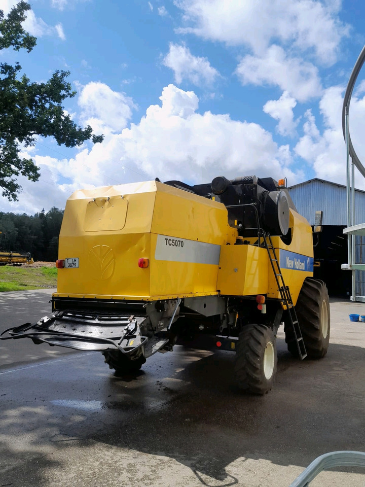 New Holland TC5070 - Mähdrescher: das Bild 4 New Holland TC5070 - Mähdrescher: das Bild 4
