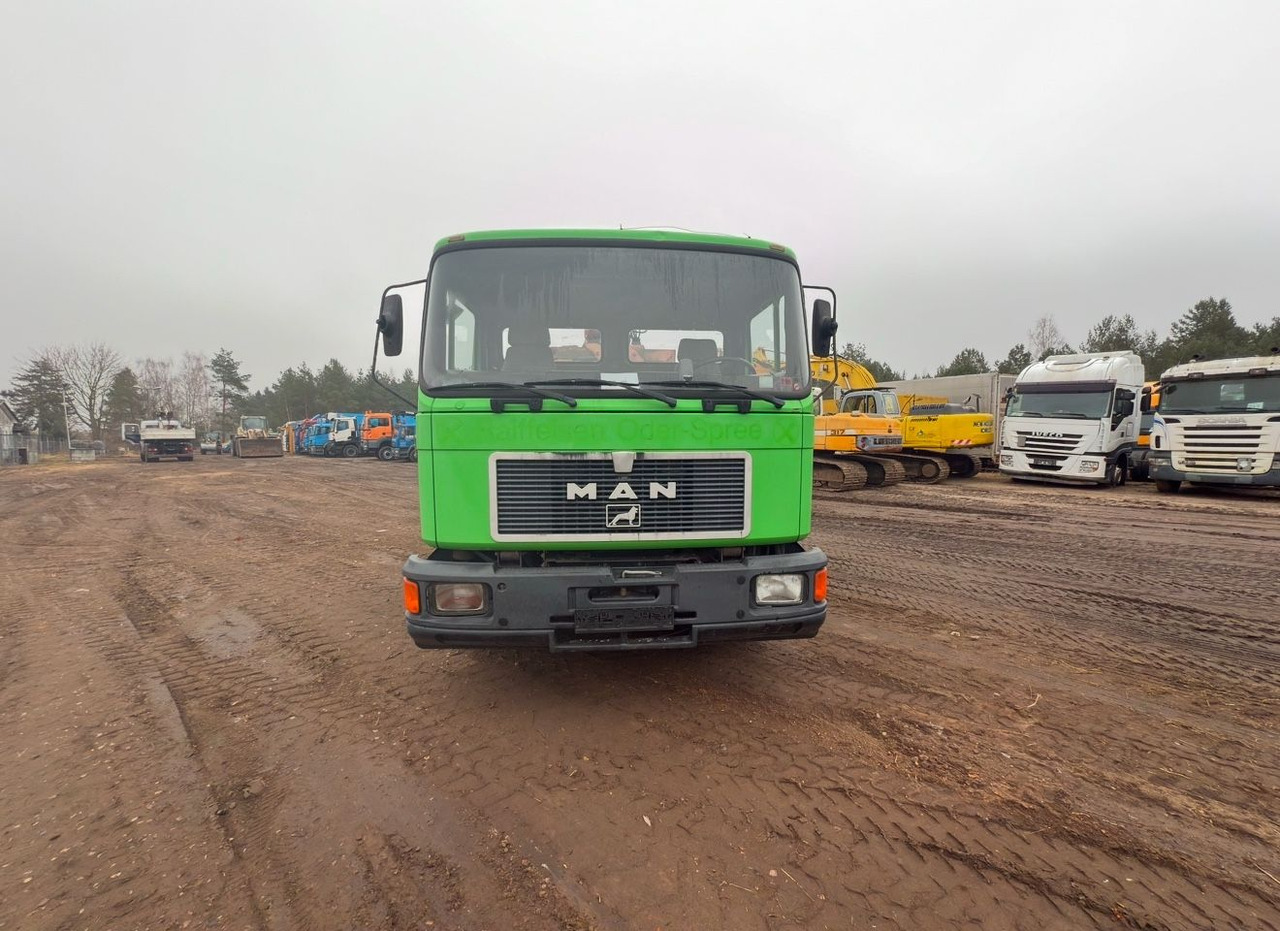 MAN 14.192 - Pritsche LKW, Autokran: das Bild 2 MAN 14.192 - Pritsche LKW, Autokran: das Bild 2