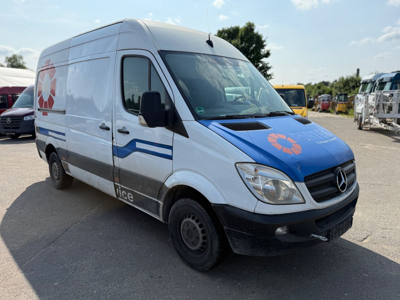 Mercedes-Benz Sprinter II Kasten 313 CDI MOTORSCHADEN !!! - Kastenwagen: das Bild 2 Mercedes-Benz Sprinter II Kasten 313 CDI MOTORSCHADEN !!! - Kastenwagen: das Bild 2