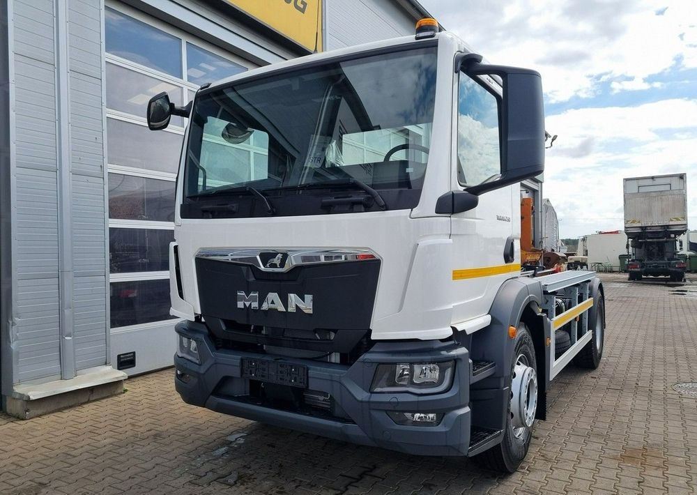 MAN TGM 18 250 - Müllwagen: das Bild 2 MAN TGM 18 250 - Müllwagen: das Bild 2