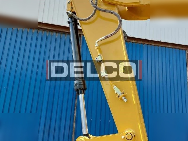 NEU: Kettenbagger CATERPILLAR 323D3: das Bild 11